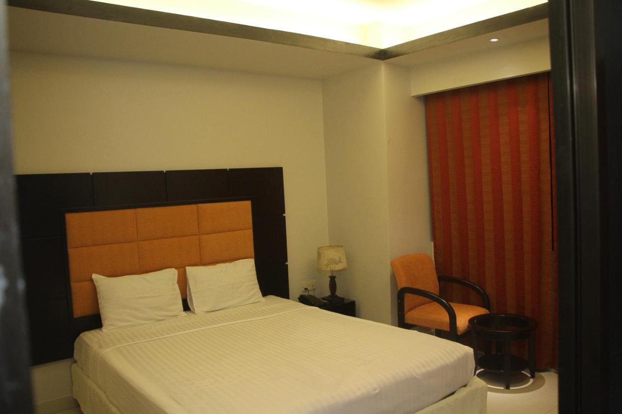Orchid Business Hotel Чіттаґонґ Екстер'єр фото